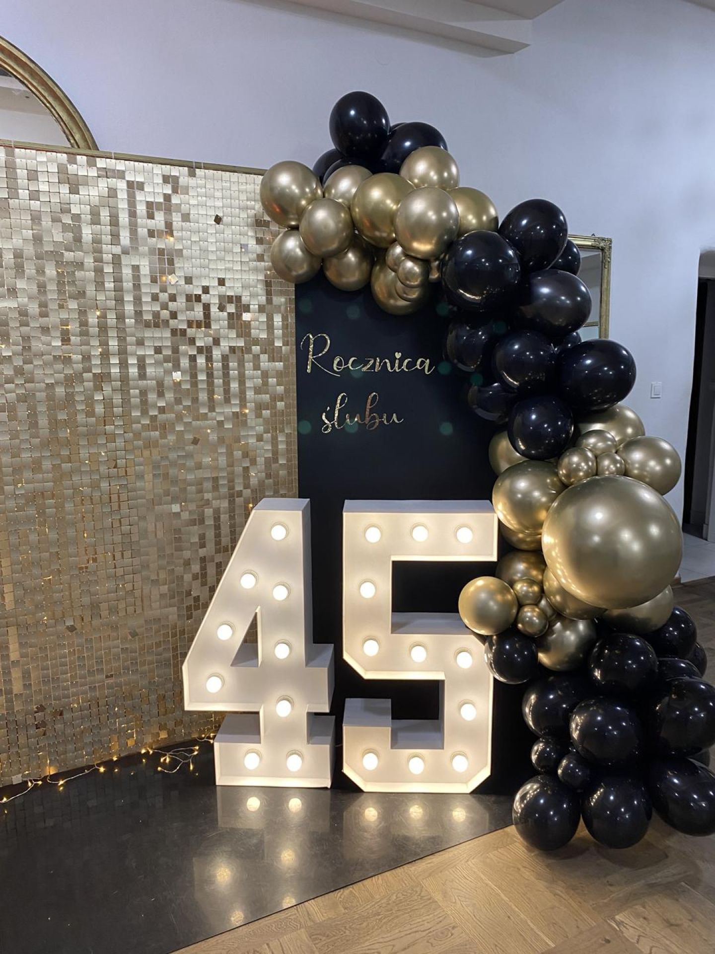 <strong>CYFRA 45</strong><br>Wymiary: 100 cm<strong><br>Cena wypożyczenia: 250 zł</strong>