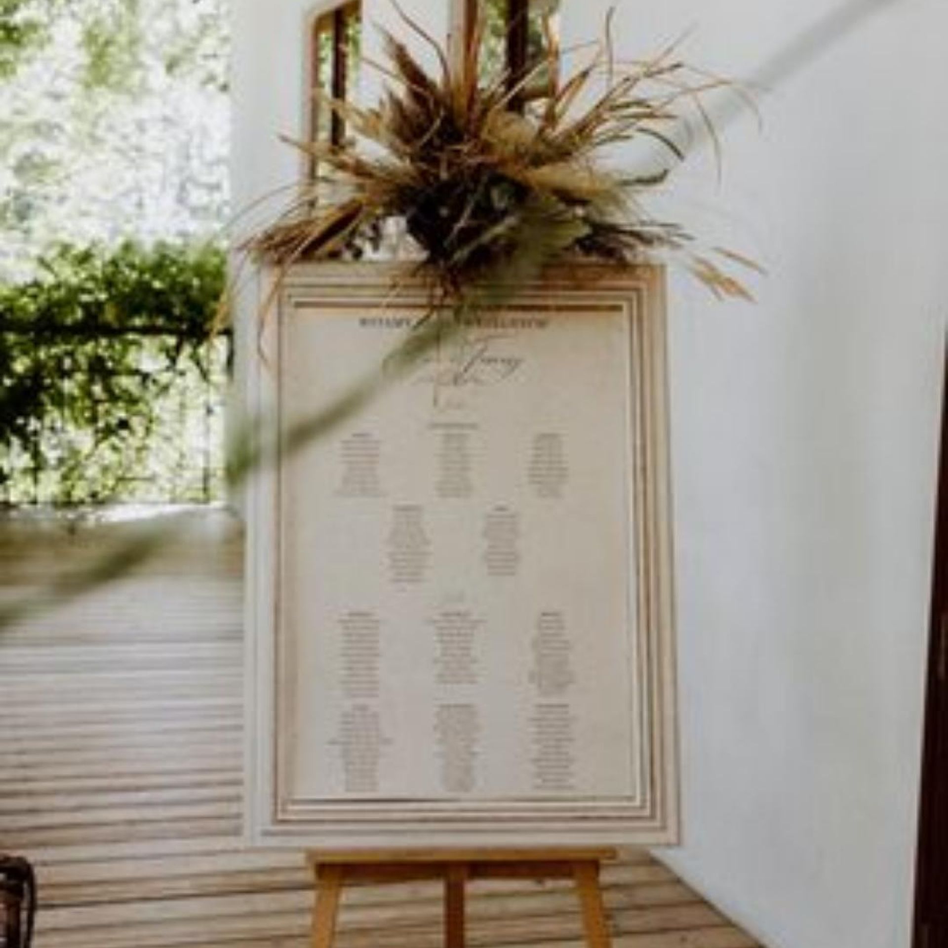 KOD 458<br><strong>RAMA KREMOWA</strong><br>Wymiary: 73 x 100 cm<br><strong>Ilość na stanie: 1</Strong><br><strong>Cena wypożyczenia: 20 zł</strong>