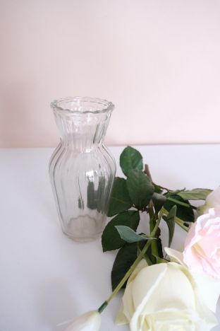 KOD 161<br><strong> WAZON</strong><br>Wymiary: h 17 cm<br><strong>Ilość na stanie: 18</strong><br><strong>Cena wypożyczenia:  3 zł</strong>