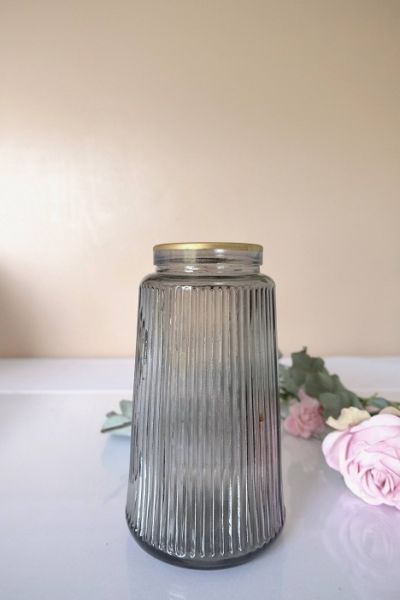 KOD 171<br><strong> WAZON GRAFITOWY</strong><br>Wymiary: h 21 cm<br><strong>Ilość na stanie: 12</strong><br><strong>Cena wypożyczenia: 7 zł</strong>