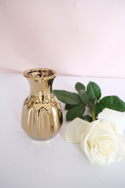 KOD 169<br><strong> WAZON GLAMUR MAŁY</strong><br>Wymiary: h 14 cm<br><strong>Ilość na stanie: 10</strong><br><strong>Cena wypożyczenia: 3 zł</strong>