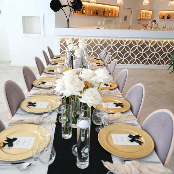 KOD 381<br><strong>BIEŻNIK CZARNY</strong><br>Wymiary: 30 x 300 cm<br>Ilość na stanie: 16<strong><br>Cena wypożyczenia: 7 zł</strong>