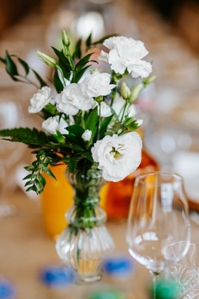 KOD 163<br><strong> WAZON</strong><br>Wymiary: h 17 cm<br><strong>Ilość na stanie: 16</strong><br><strong>Cena wypożyczenia: 3 zł</strong>