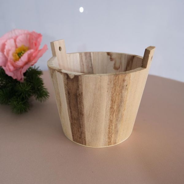 KOD 535<br><strong>OSŁONKA DREWNIANA</strong><br>Wymiary: 10 h cm <br>Ilość na stanie: 13<strong><br>Cena wypożyczenia: 7 zł</stron