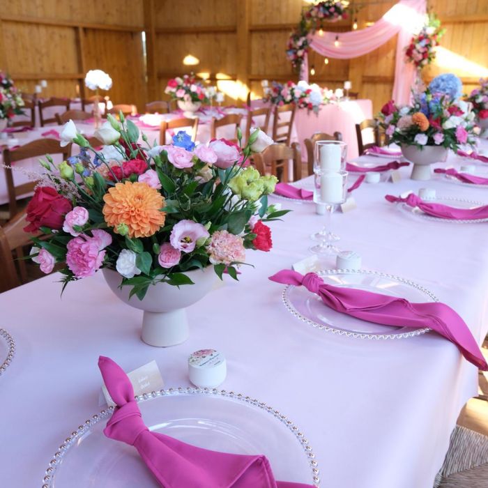 KOD 271<br><strong>PODTALERZ TRANSPARENTNY<br>złote koloraliki</strong><br>Wymiary: 33 cm<br><strong>Ilość na stanie: 166</Strong><br><strong>Cena wypożyczenia: 3 zł</strong>