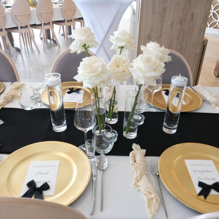 KOD 116<br><strong>ŚWIECZNIK SZKLANY<br>świeczka pływająca</strong><br>Wymiary: <br>Ilość na stanie: <strong><br>Cena wypożyczenia: 7 zł</strong>