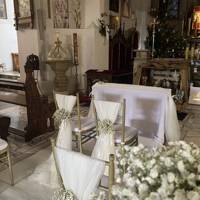 KOD 292<br><strong>KRZESŁO CHIAVARI</strong><br>Ilość na stanie: 4</Strong><br><strong>Cena wypożyczenia: 25 zł</strong