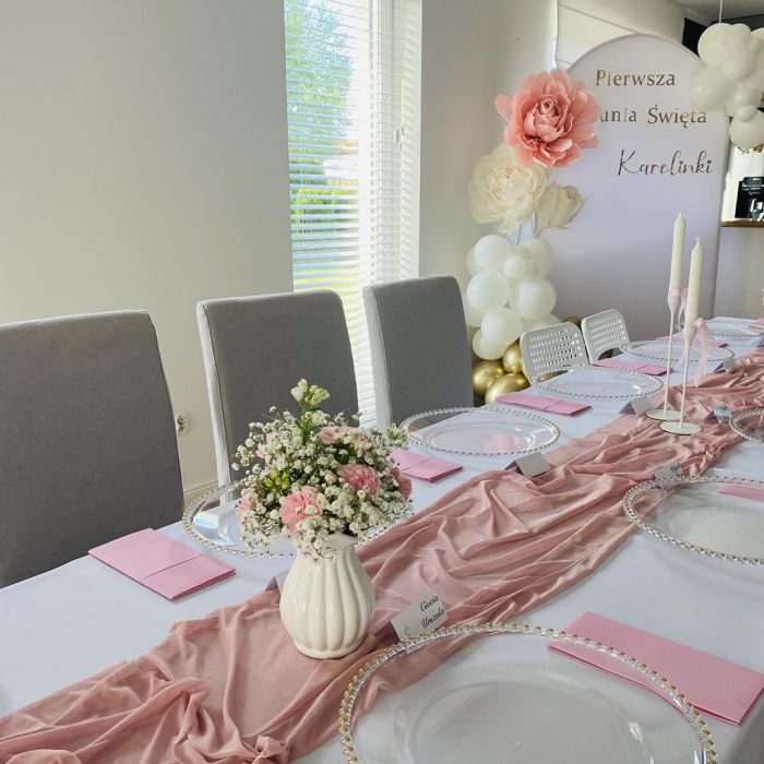 KOD 172<br><strong> WAZON BIAŁY</strong><br>Wymiary: 15 h cm<br><strong>Ilość na stanie: 8 </strong><br><strong>Cena wypożyczenia:  7 zł</strong>