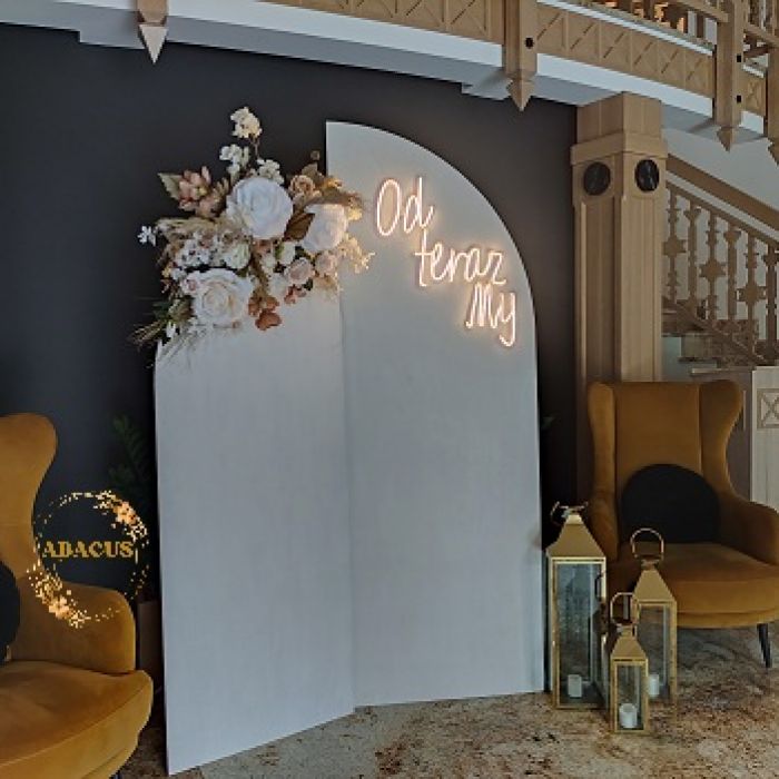 </strong>KOD 213<br><strong>ŚCIANKA MODUŁOWA 2 ELEMENTY</strong><br>Wymiary: 70 x 180, 80 x 200<br><strong>Ilość na stanie: 1</Strong><br><strong>Cena wypożyczenia: 100 zł</strong>